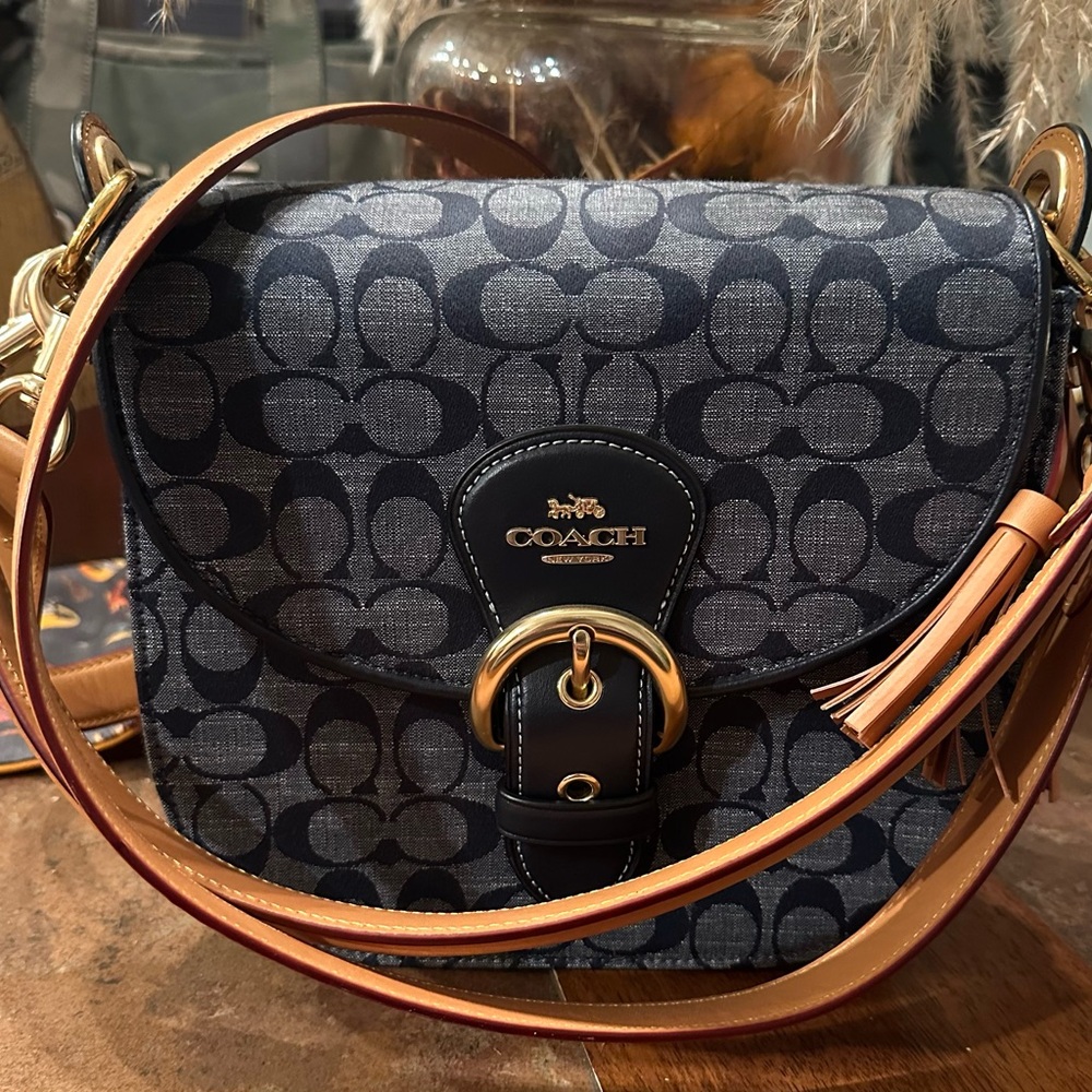 Coach Kleo Denim chambray, shoulder/crossbody bag.